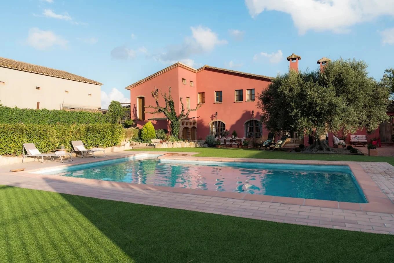 Masía con jardín y piscina para eventos privados